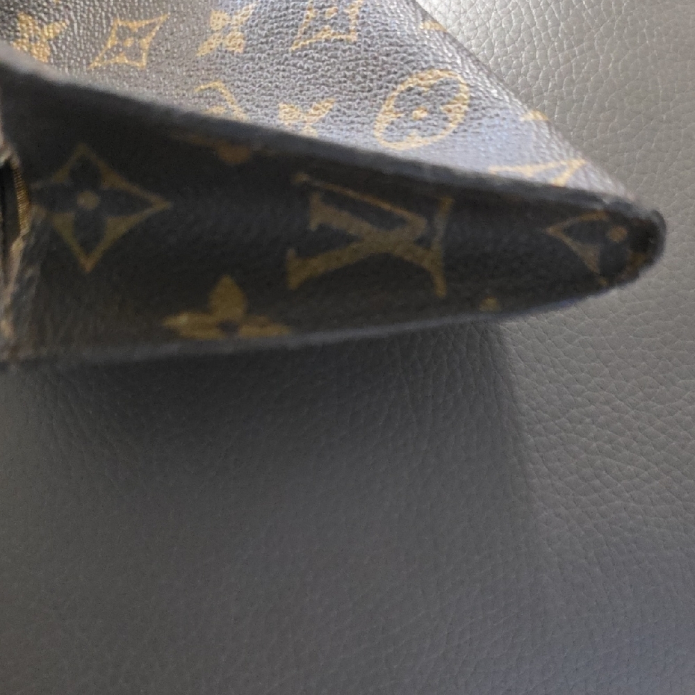 Louis Vuitton Women's Luxury Wallet - Picture 7 of 8